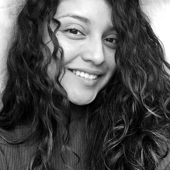 Meet your Posher, Sheila - Picture 1 of 1